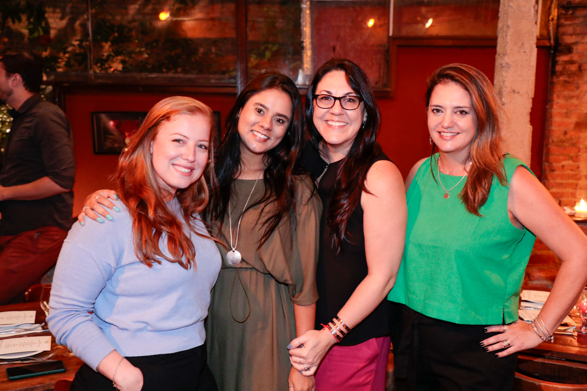 Viviany Felipazzi, da Magic Blue, e Ingrid Santos, Lizandra Pajak e Ana Elisa Facchinato, do Brand USA Viviany Felipazzi, da Magic Blue, e Ingrid Santos, Lizandra Pajak e Ana Elisa Facchinato, do Brand USA