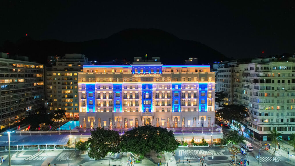unnamed 3 Copacabana Palace ilumina fachada em apoio à campanha Novembro Azul