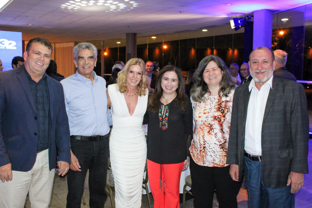 Levi Barbosa, presidente da Abav-DF, Getúlio Lopes, Uniceub, Claudia Maldonado Lopes, Brasília CVB, Carolina Medeiros, presidente da Abav Nacional, Jerusa Hara, Abav Nacional, e Toni Sando, do Visite São Paulo