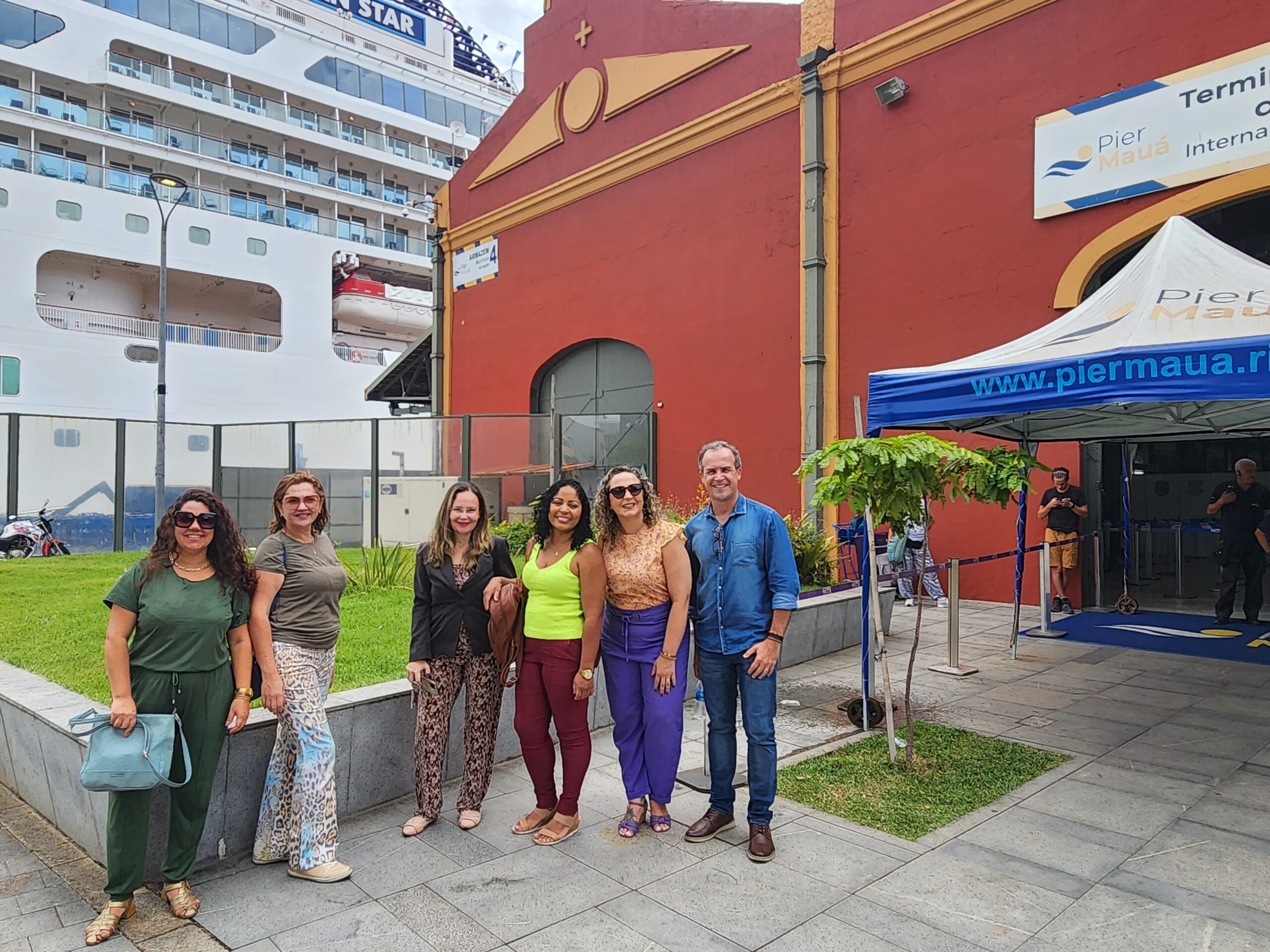 Agentes de viagens conhecem o Norwegian Star no Pier Mauá Agentes de viagens conhecem o Norwegian Star no Pier Mauá