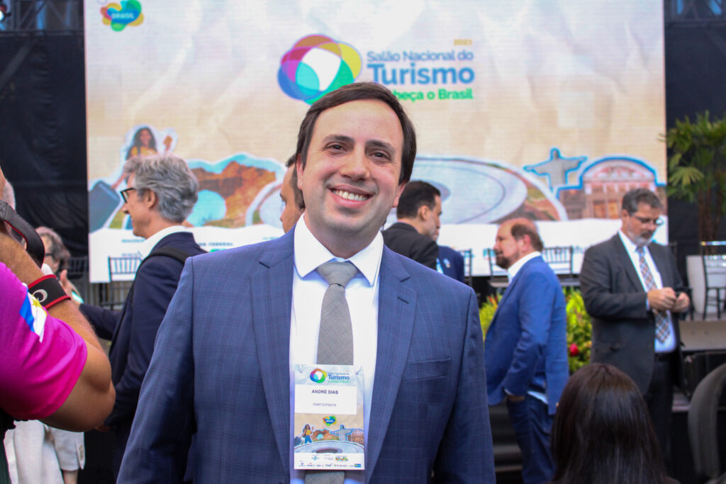 Andre Dias deputado Federal André Dias, ex-secretário de Turismo do Pará, atua como gerente da Embratur desde agosto