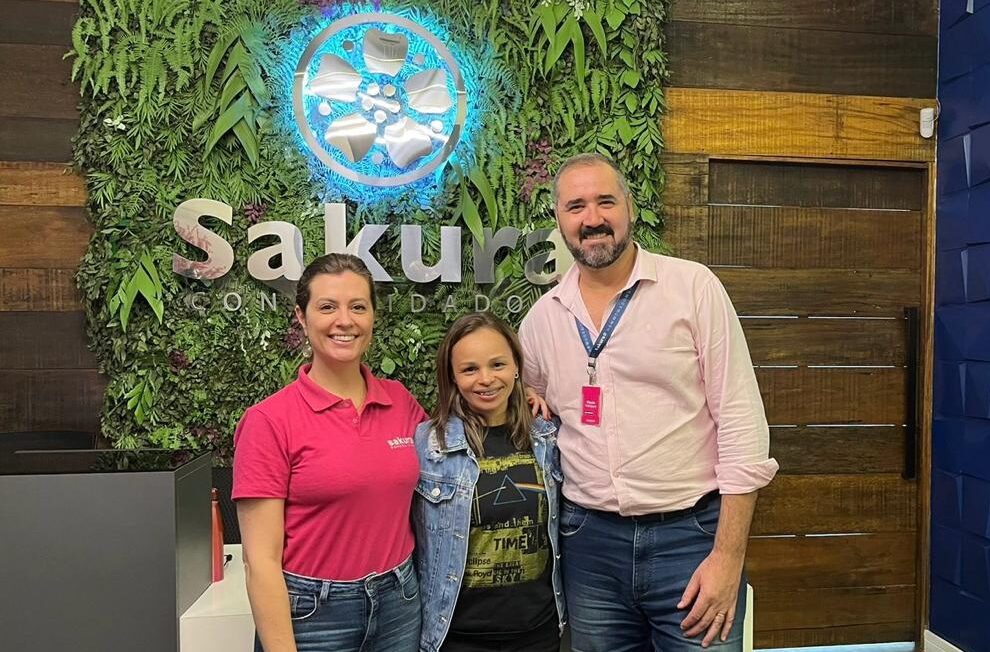 Aretha Goulart Juliana Paz e Paulo Faloppa Sakura e1701443717825 Sakura Consolidadora anuncia novas gerente e supervisora para o time operacional