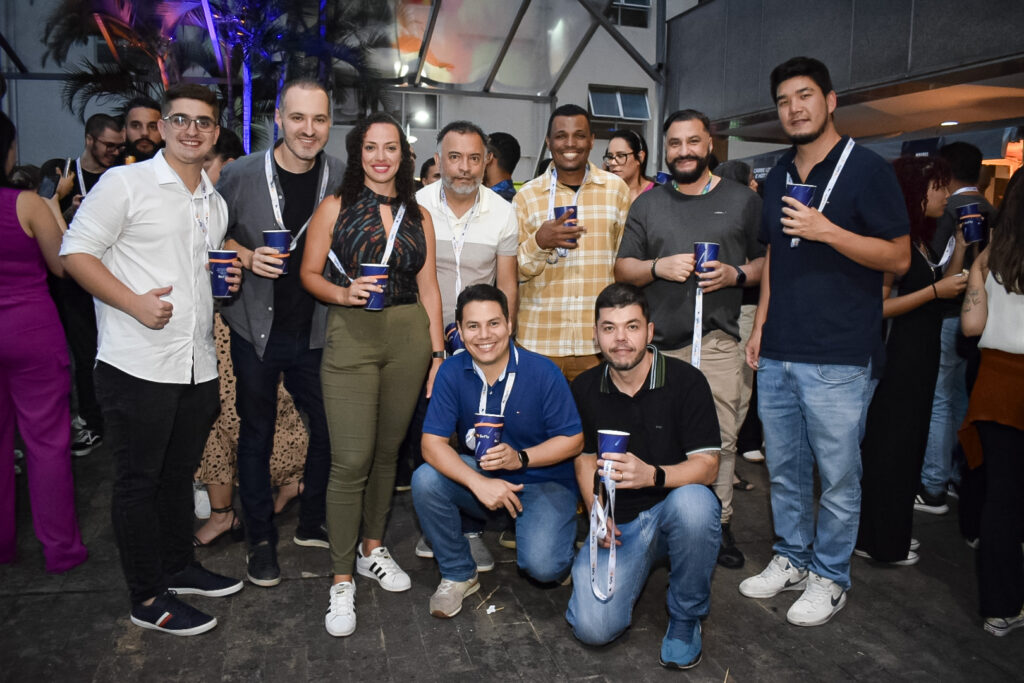 Os colaboradores aproveitaram a festa que contou com a presença de quase todos os membros da empresa