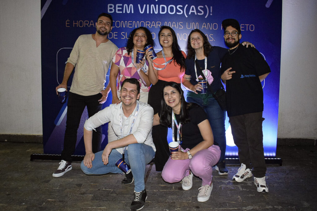 Como parte da decoração, diversos cenários estavam espalhados pela festa