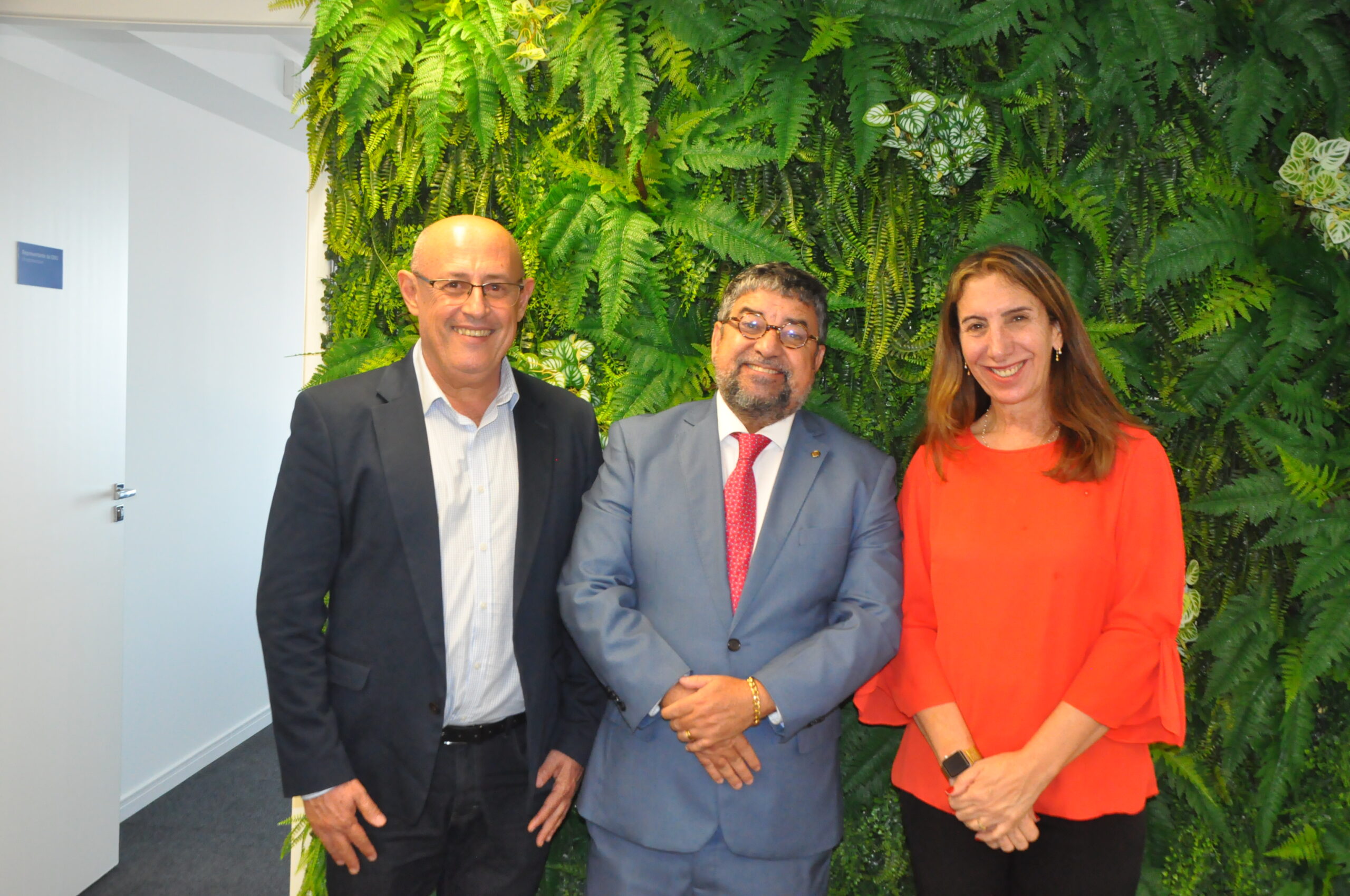 Edmilson Ladeira, FecomércioRJ, Washington Quá Quá, deputado federal RJ, e Fátima Pacheco, predeita de QuissamãRJ Edmilson Ladeira, FecomércioRJ, Washington Quá Quá, deputado federal RJ, e Fátima Pacheco, predeita de QuissamãRJ