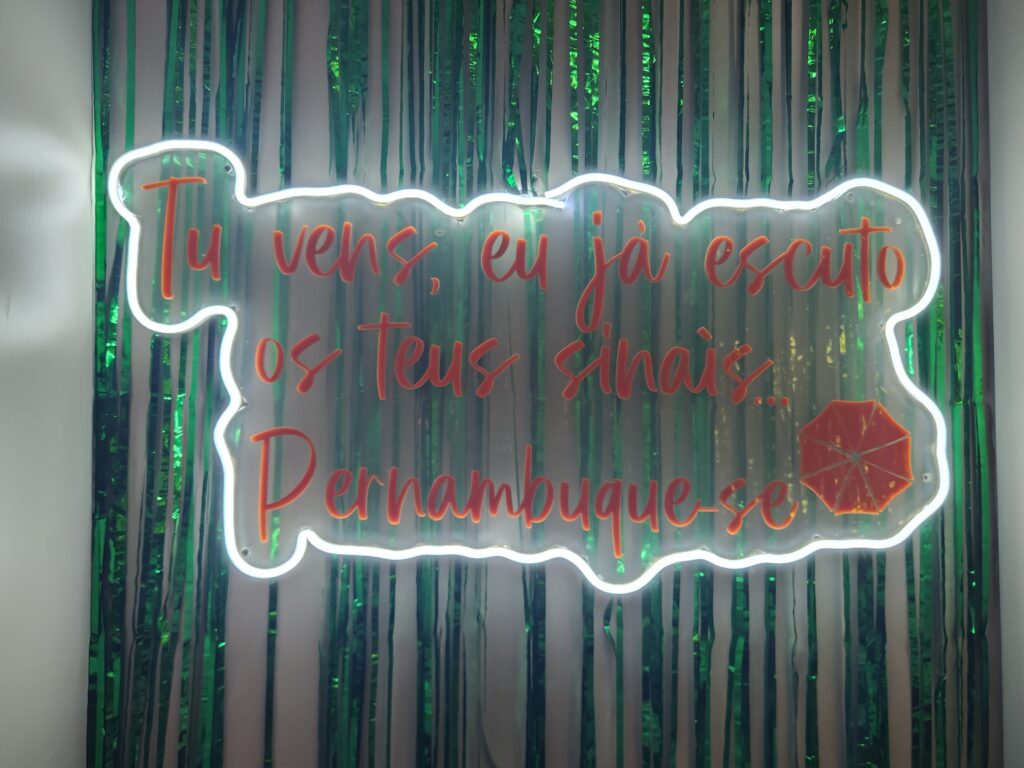 Experiência Carnaval no estande da Empetur