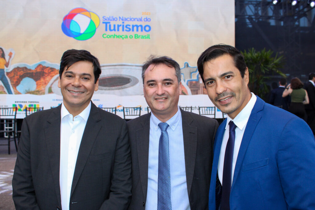 Fábio Pinheiro, consultor do Turismo, Ferdinando Lucena, da PBTUR, e Luís Vanunnucci, consultor de turismo
