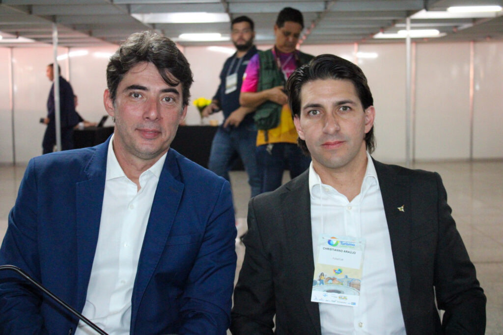 Fabrício Amaral, do Fornatur, e Christianno Araújo, secretário de Turismo do Distrito Federal