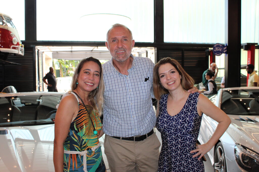 Fernanda Assunção, da Amadeus, Gustavo Esusy, da Iberia e Mariana Ferrari, da Avianca