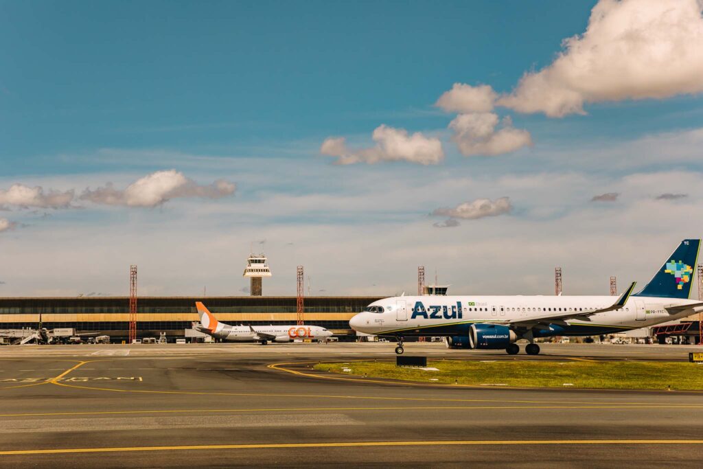 Gol Azul Divulgacao Inframerica aeroporto Aeroporto de Brasília celebra início de mais duas rotas nacionais de Azul e Gol