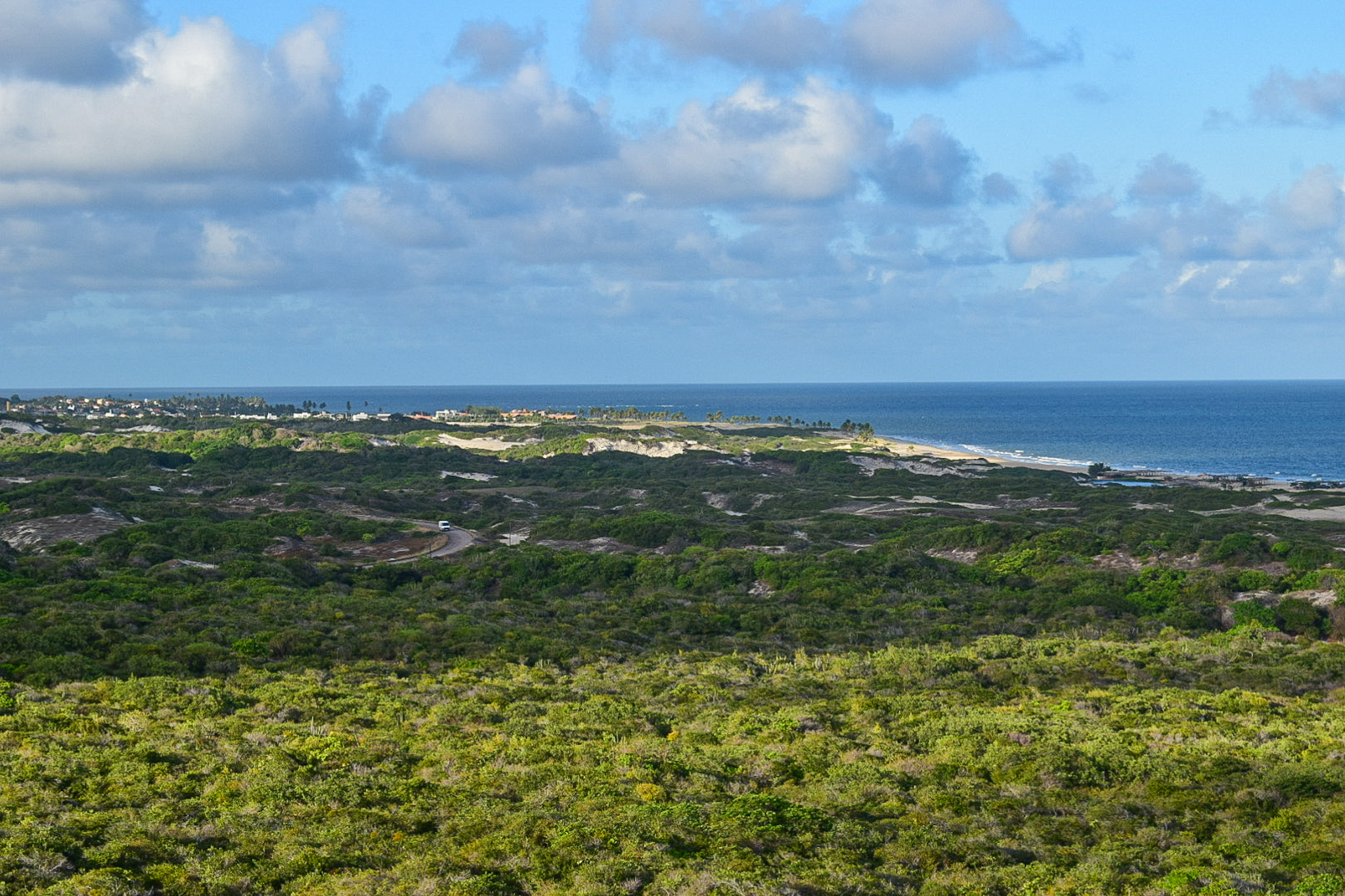 Vista do mirante para a praia de Pitangui Vista do mirante para a praia de Pitangui