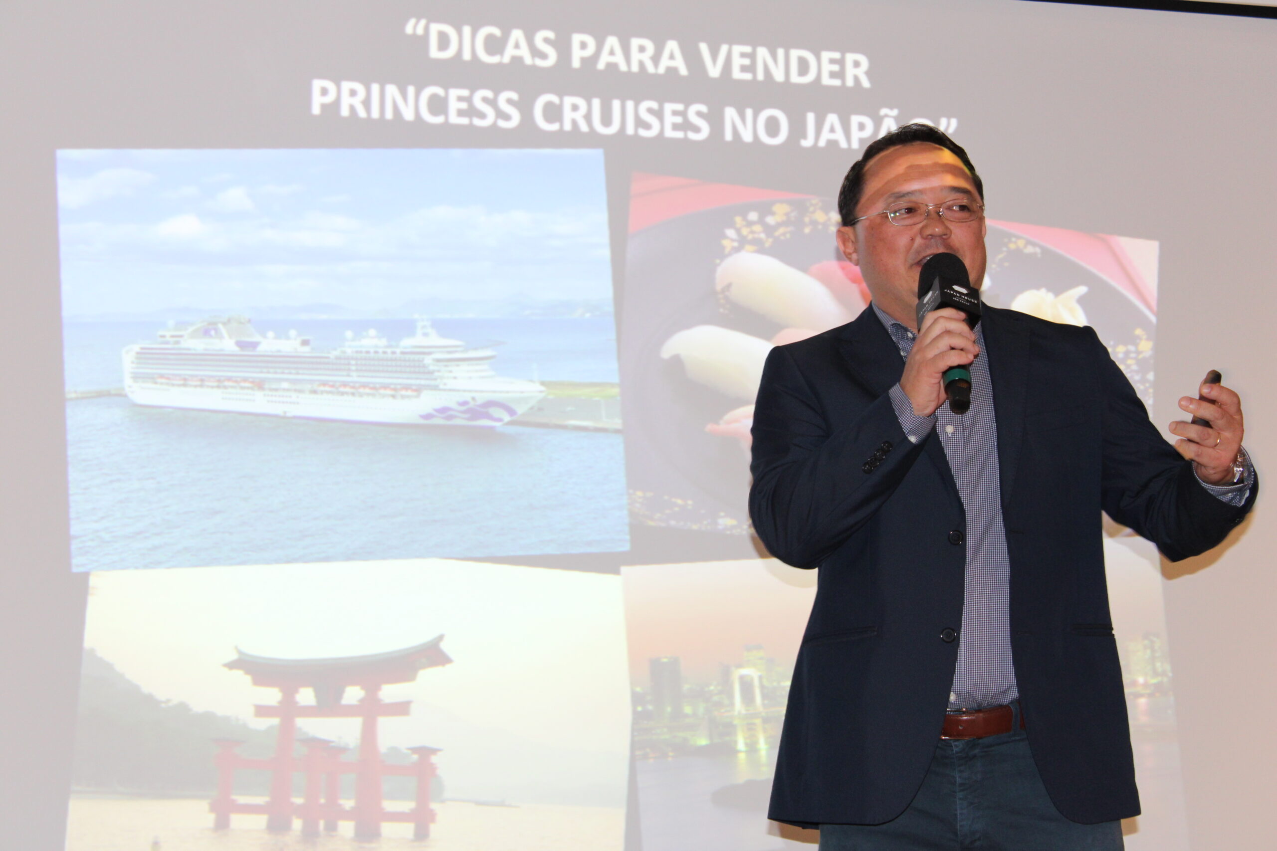 Marcel Iyeiri deu dicas aos agentes de como vender o produto Marcel Iyeiri deu dicas aos agentes de como vender o produto