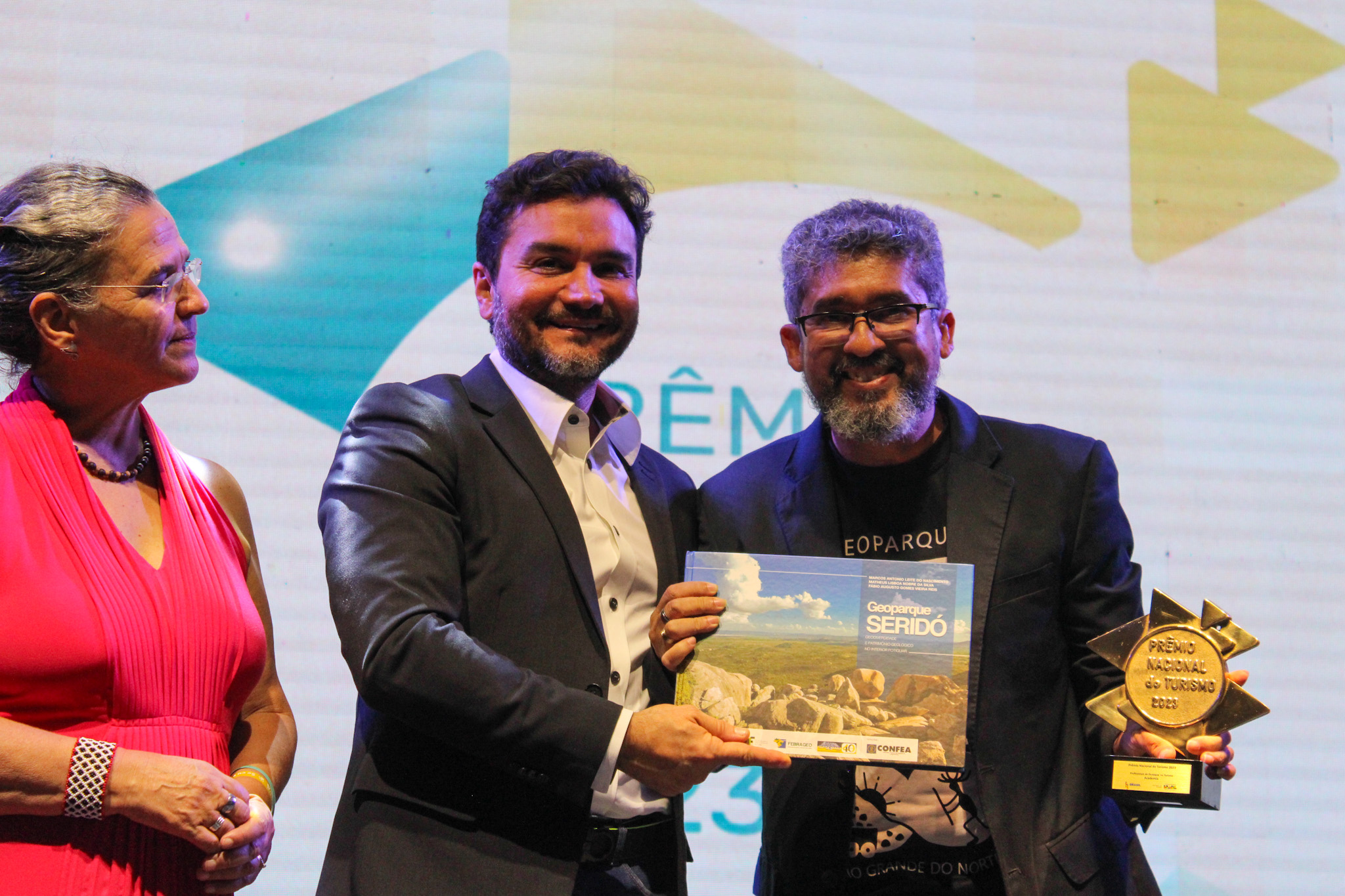 Celso Sabino, ministro do Turismo, e Academia: Marcos Nascimento, docente da UFRN e especialista em Geoparques e Geoturismo Celso Sabino, ministro do Turismo, e Academia: Marcos Nascimento, docente da UFRN e especialista em Geoparques e Geoturismo