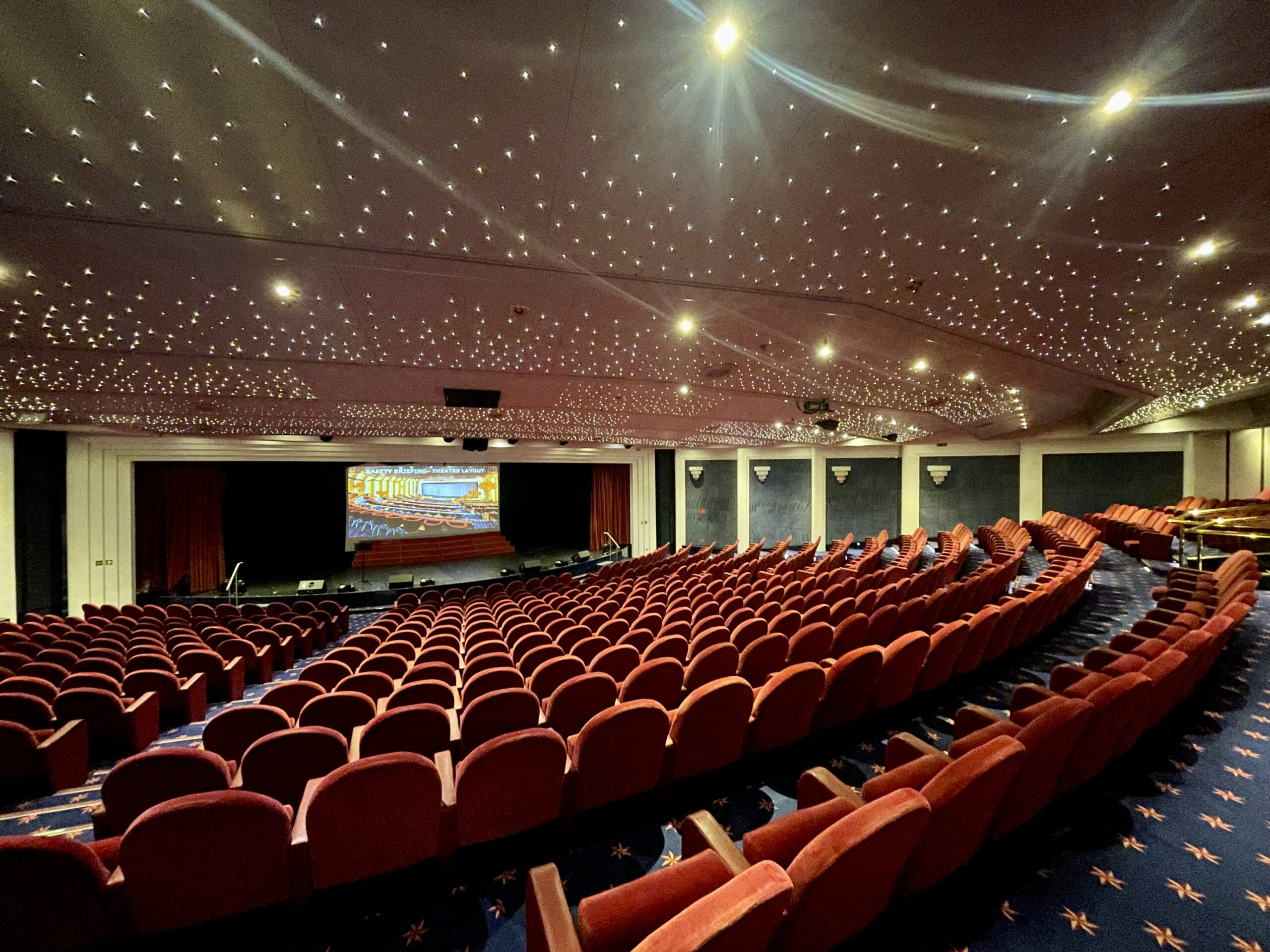 Teatro do MSC Lirica