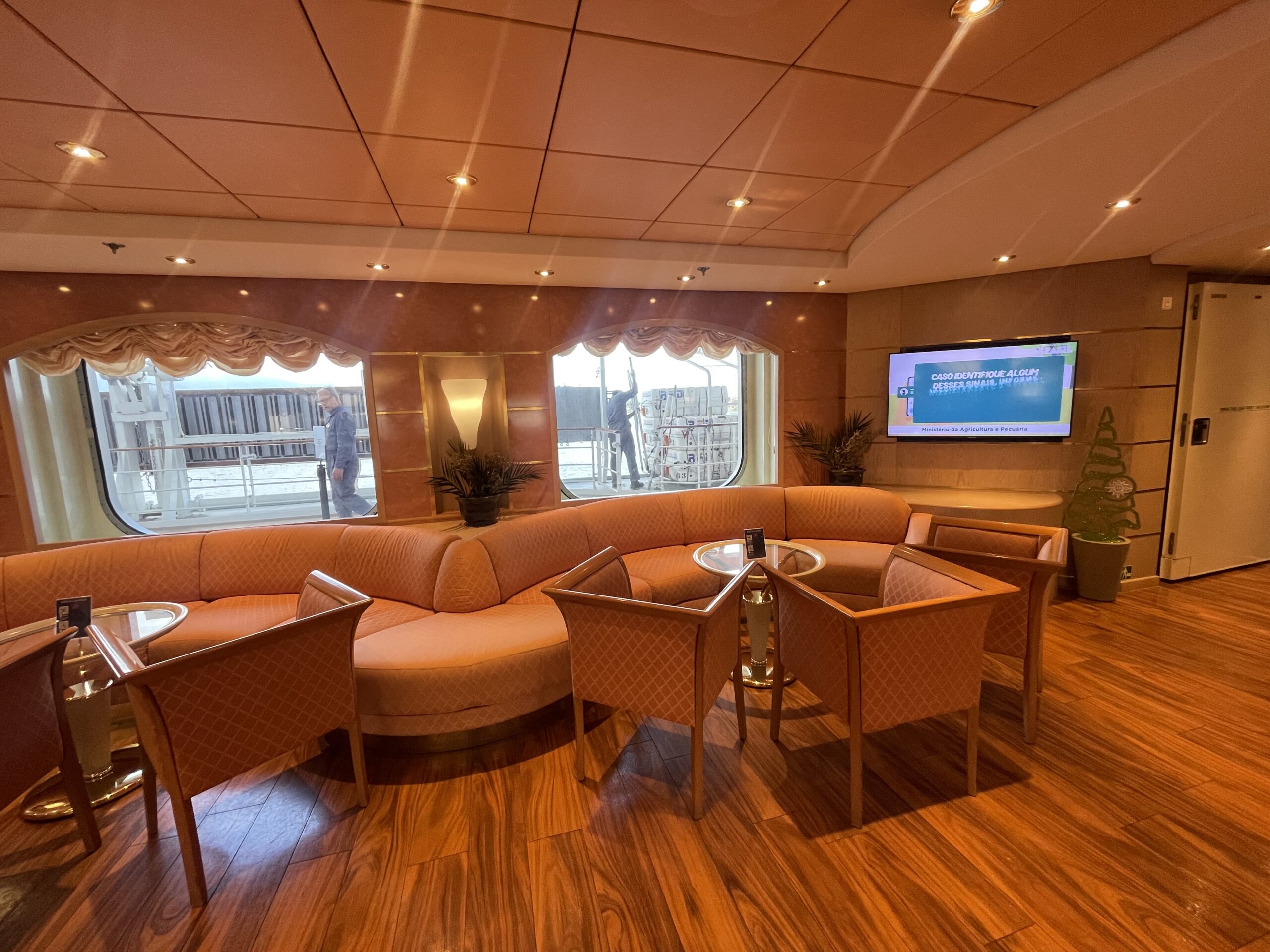 The Coffee Corner, um dos bares do navio
