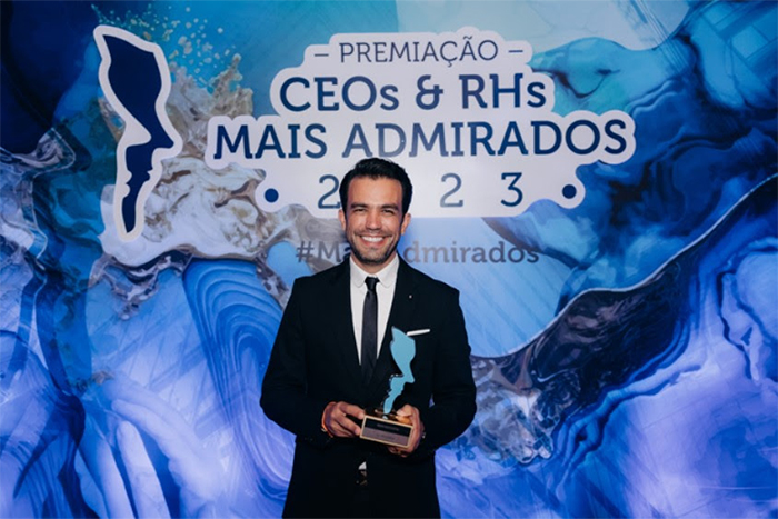 Executivo da Gol recebe prêmio “Mais Admirados” do Grupo Gestão RH Executivo da Gol recebe prêmio “Mais Admirados” do Grupo Gestão RH