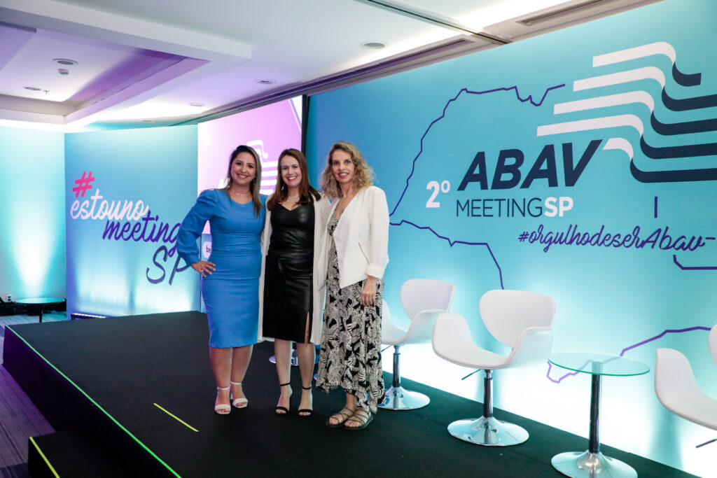 Kelly Castange, Juliana Assumpção, e Claudia Traballi, da Abav-SP Aviesp