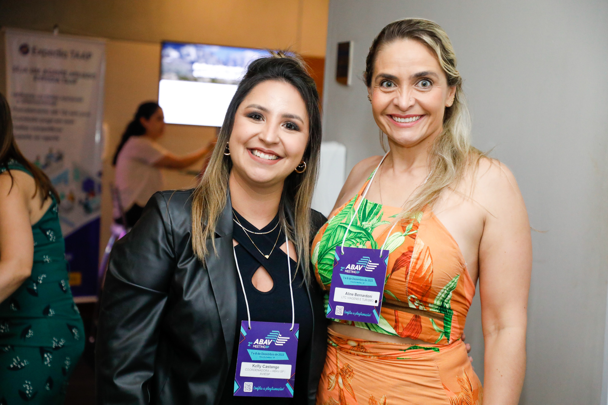 Kelly Castange, da Abav-SP/Aviesp, e Aline Bernardoni, da LTC Viagens e Turismo Kelly Castange, da Abav-SP/Aviesp, e Aline Bernardoni, da LTC Viagens e Turismo