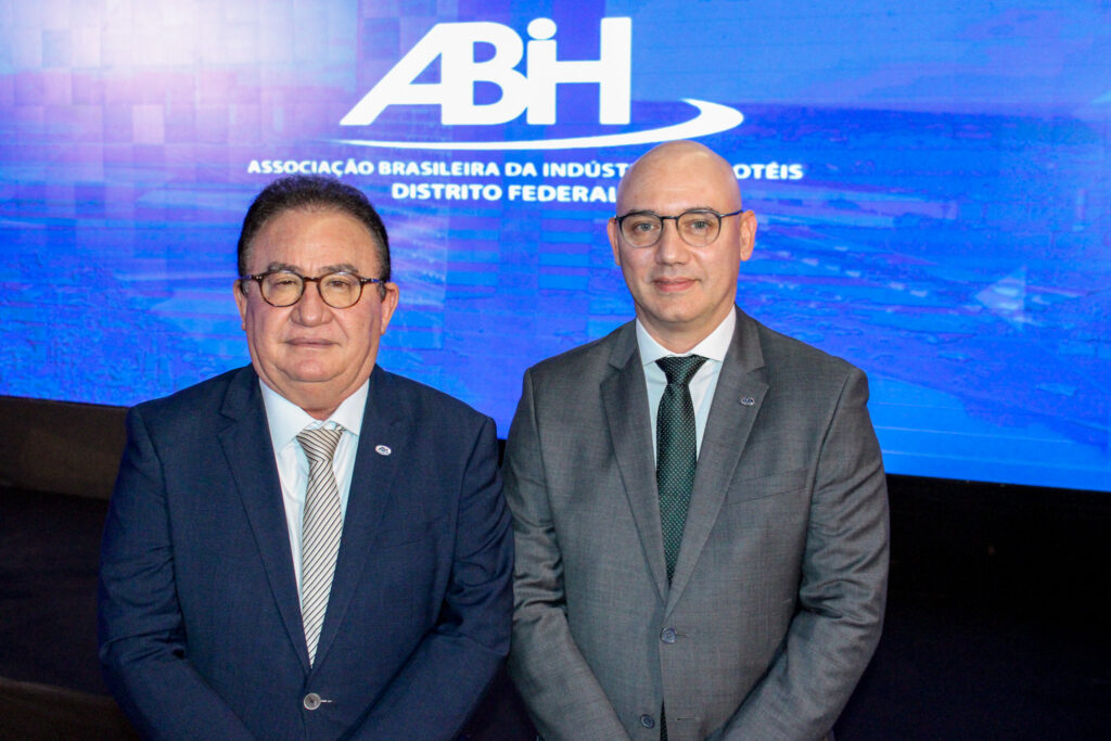 Manoel Linhares, presidente da ABIH Nacional, e Henrique Severien, presidente da ABIH-DF