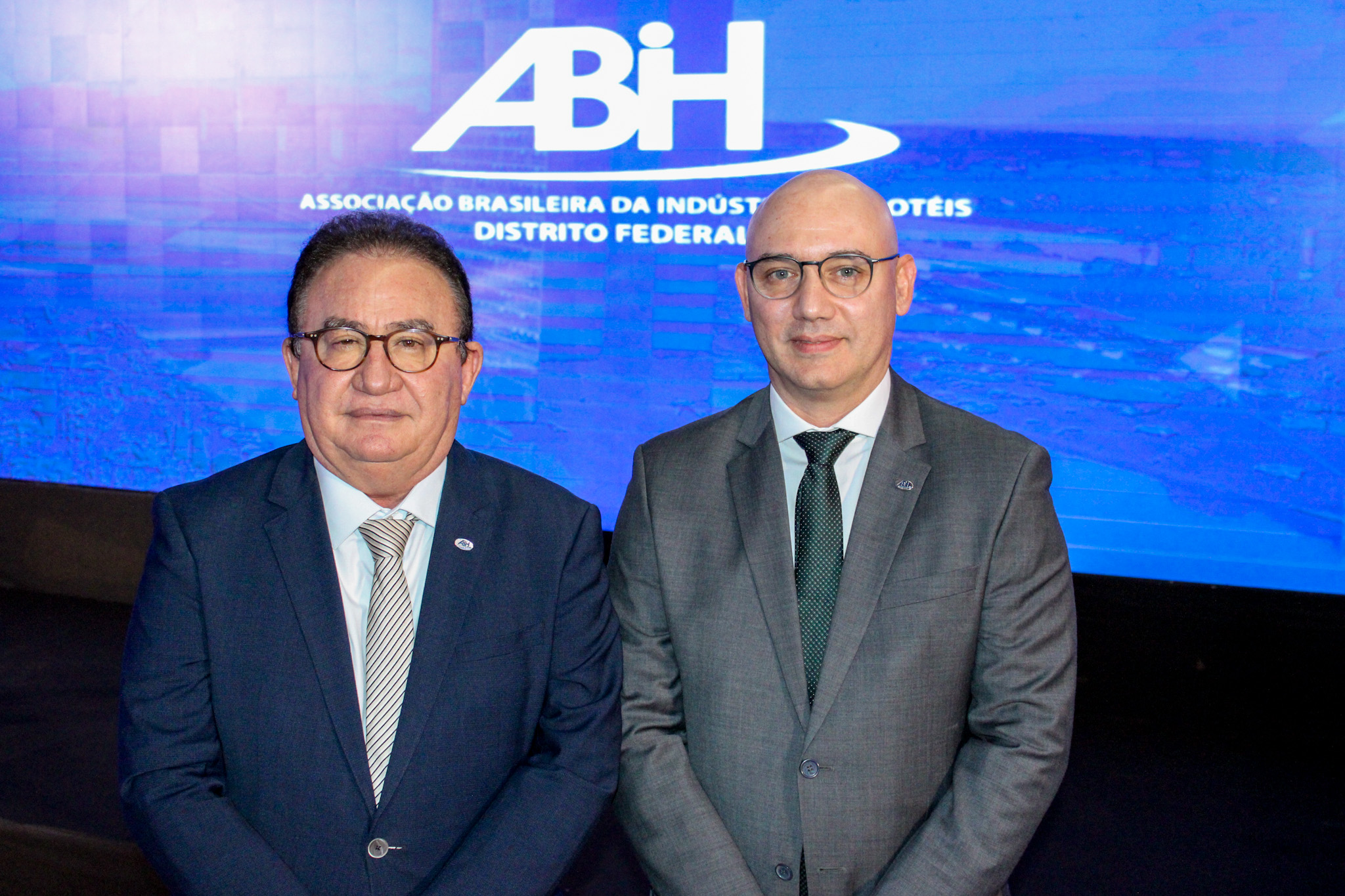 Manoel Linhares, presidente da ABIH Nacional, e Henrique Severien, presidente da ABIH-DF Manoel Linhares, presidente da ABIH Nacional, e Henrique Severien, presidente da ABIH-DF