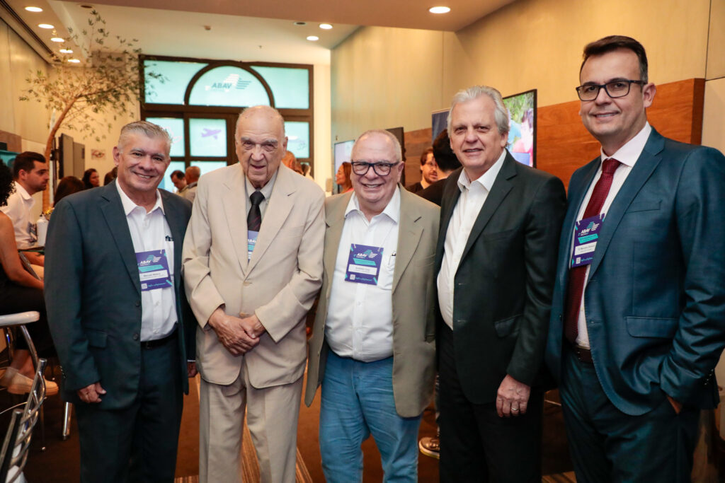 Marcelo Matera, vice presidente da Abav-SP Aviesp, Jarbas Favoretto, da AMITUR, Aristides Cury, ADVB, Edmar Bull, e Marcelo Oliveira, Abav-SP Aviesp