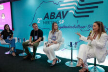 M&E medeia painel na Abav MeetingSP sobre influência e conteúdo com propósito para viagens