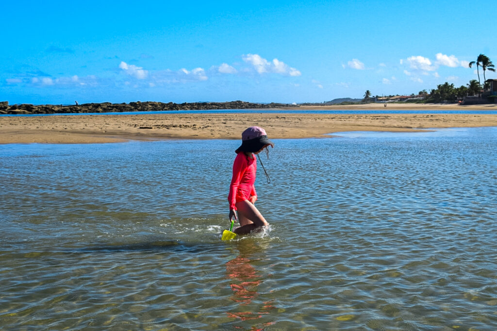 O destino é perfeito para crianças, já que na maré baixa, piscinas rasas são formada O destino é perfeito para crianças, já que na maré baixa, piscinas rasas são formada