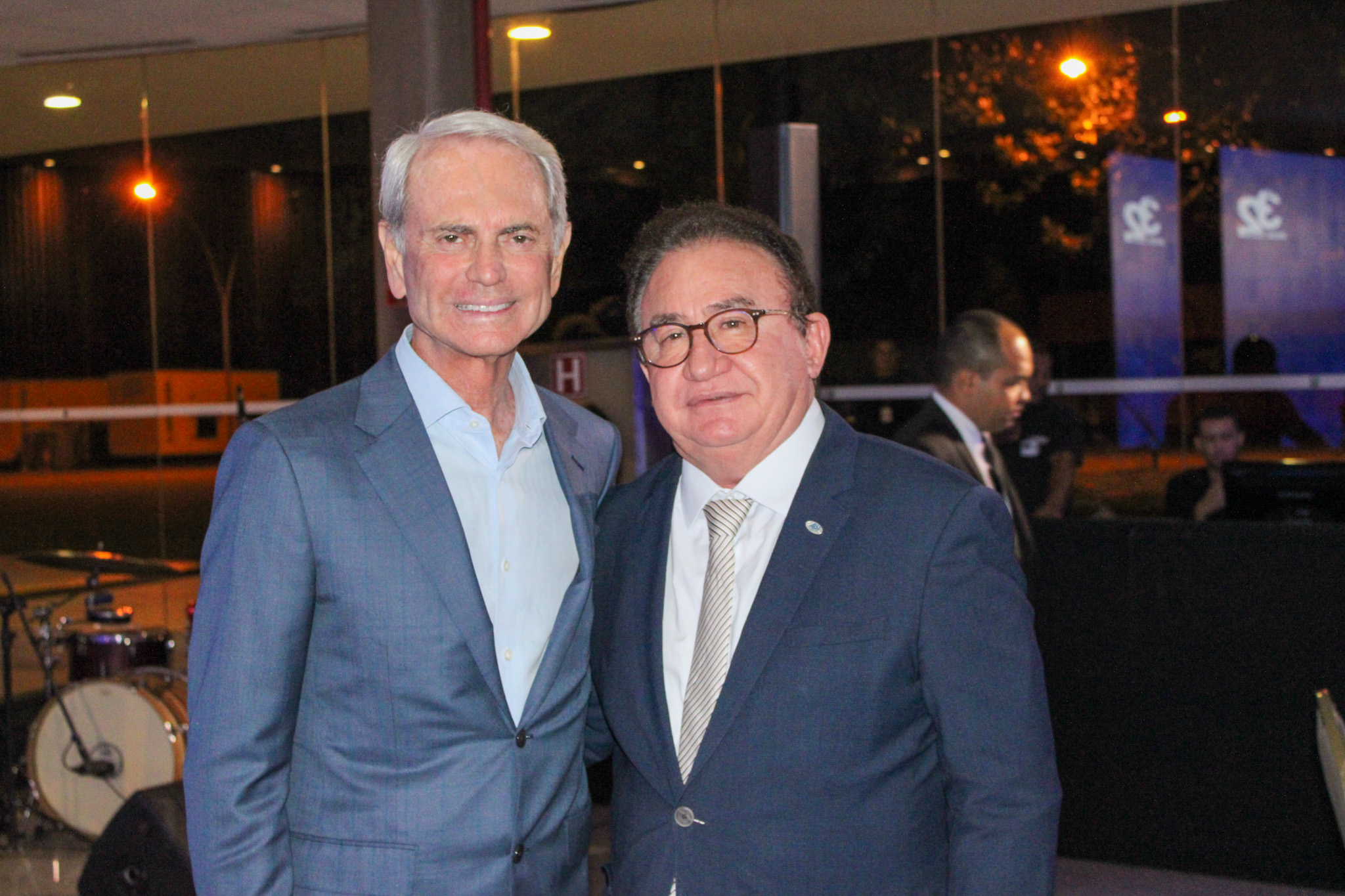 Paulo Otávio, empresário, com Manoel Linhares, presidente da ABIH Nacional Paulo Otávio, empresário, com Manoel Linhares, presidente da ABIH Nacional