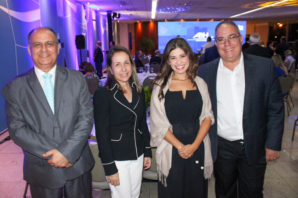 Paulo Roberto Eiras, Andrea Carvalho, Plaza Brasília Hotéis, Fabiana Lacerda, Gerente do Brasília Palace Hotel, e Carlos Prazeres, Plaza Brasília Hotéis