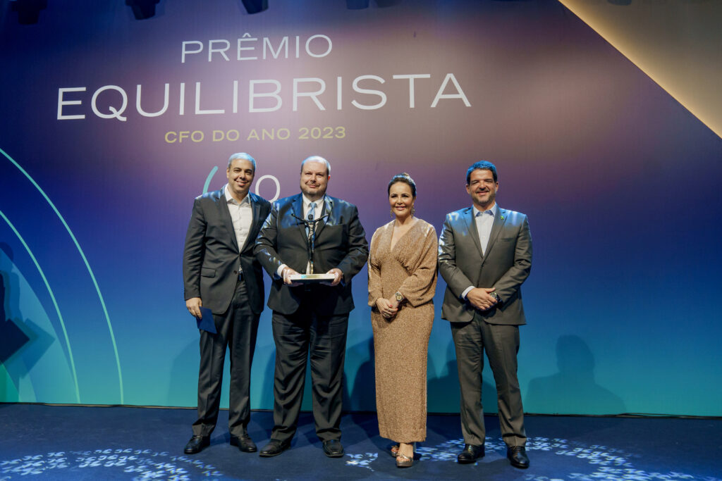Premio Equilibrista do Ano IBEF SP Credito Marcos Mesquita Azul recebe prêmio por reestruturação financeira bem-sucedida em 2023
