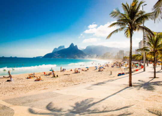 Ipanema (RJ) é considerada a segunda melhor praia do mundo por publicação internacional