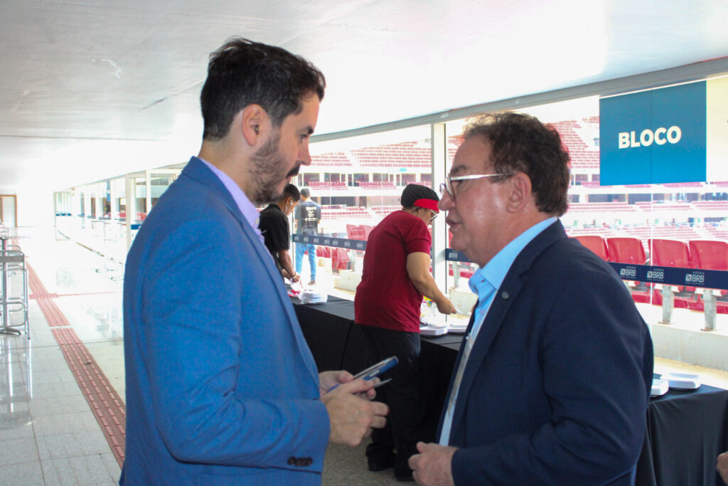 Roberto Gevaerd, da Embratur, e Manoel Linhares, da ABIH Nacional