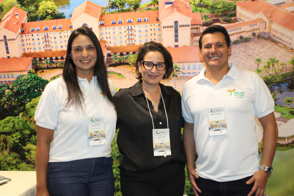 Simone Quimas, Ana Andrade e Marcos Fonseca, do Grupo Taua