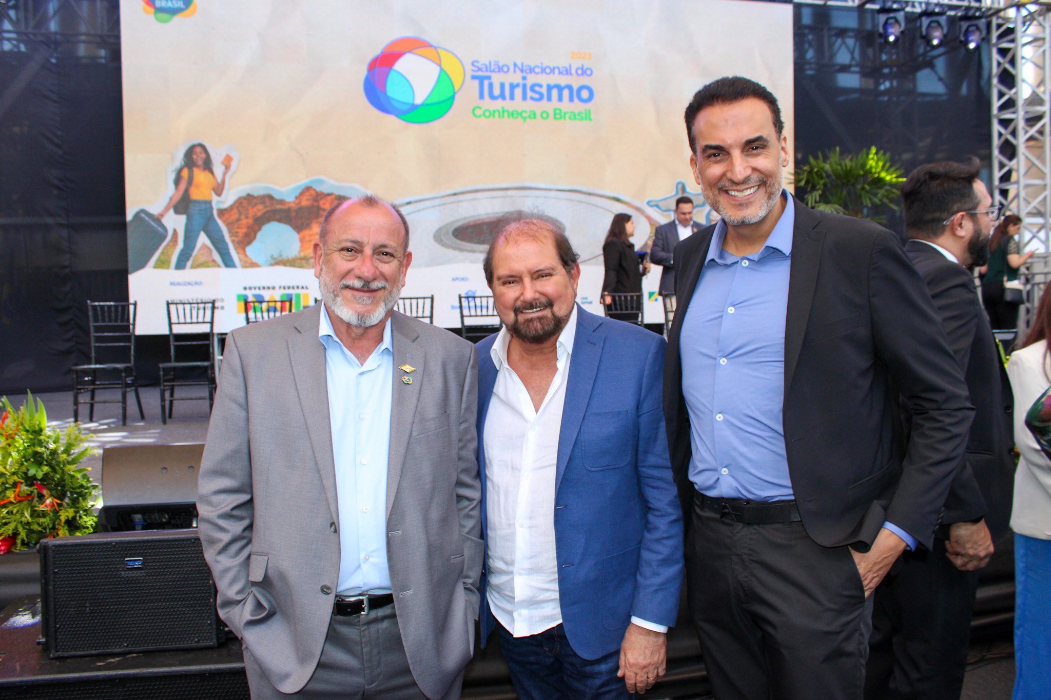 Toni Sando, da Unedestinos, e Guilherme Paulus e Cláudio Vilanova, da CVC Corp Toni Sando, da Unedestinos, e Guilherme Paulus e Cláudio Vilanova, da CVC Corp
