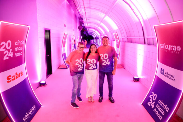Sakura celebra sucesso de 2023 com colaboradores em festa na capital paulista; veja fotos 1 Wagner Chaves Vivi Siqueira e Cassio Oliveira da Sakura e1702000982595 Sakura celebra sucesso de 2023 com colaboradores em festa na capital paulista; veja fotos