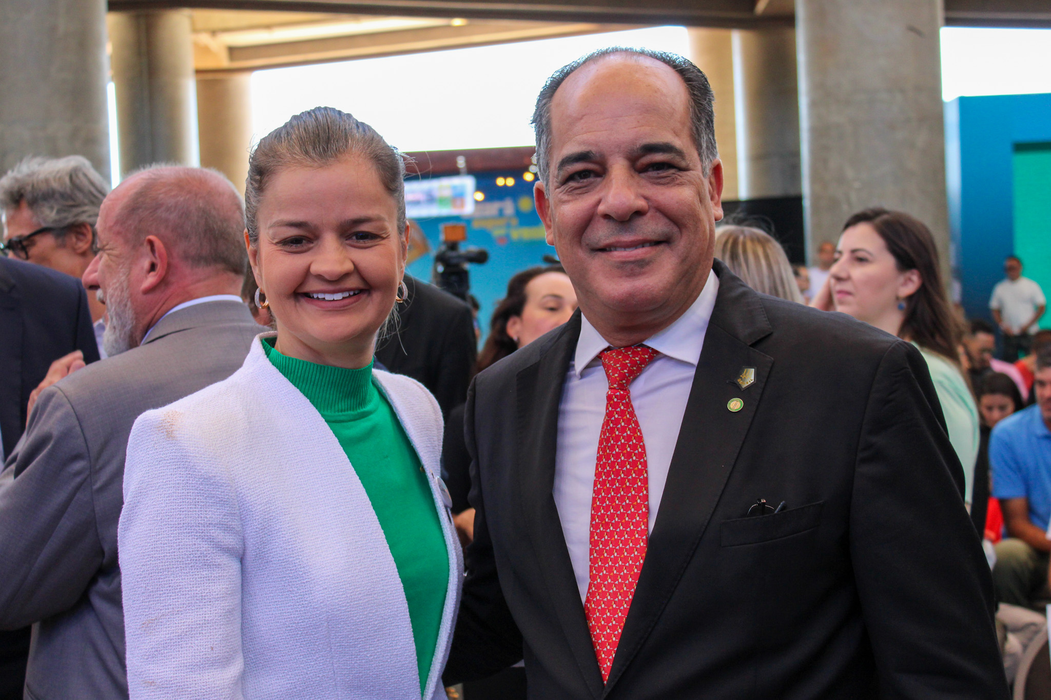Yrwana Albuquerque Guerra, secretaria de Turismo do Ceará, e Carlos Sobral, secretário no Ministério do Turismo Yrwana Albuquerque Guerra, secretaria de Turismo do Ceará, e Carlos Sobral, secretário no Ministério do Turismo
