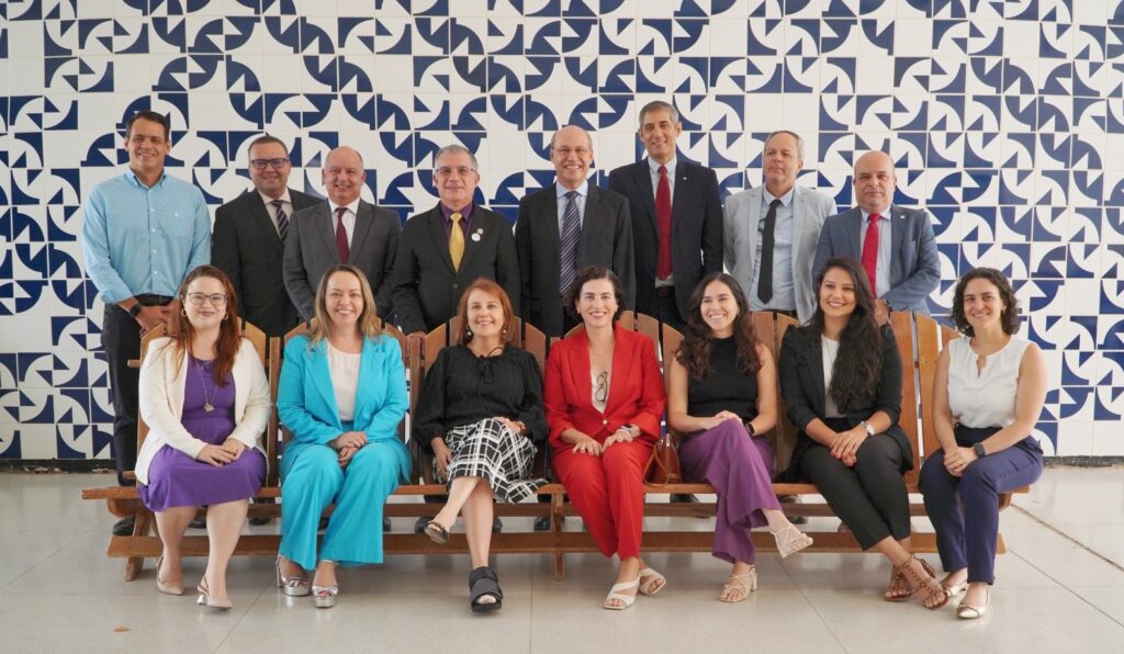 Abear e entidades assinam acordo com a UnB para realização de estudo sobre judicialização