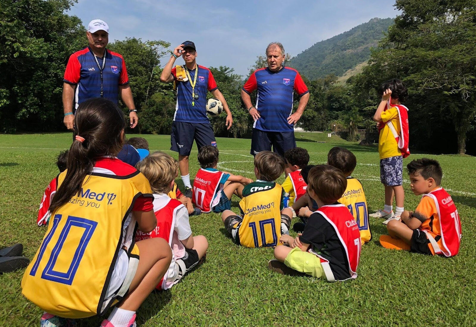 Club Med recebe 11ª edição do Zico 10 Camp, a escola de futebol do Zico, em janeiro Club Med recebe 11ª edição do Zico 10 Camp, a escola de futebol do Zico, em janeiro