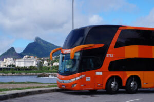 Férias de verão e escolher entre rodoviário vs aéreo: comodidade e custo-benefício tornam o transporte rodoviário mais atrativo (Divulgação/wemobi)