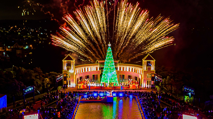 Natal de Curitiba brilha em 2023 e supera 2 milhões de espectadores 1 00428037 Natal de Curitiba brilha em 2023 e supera 2 milhões de espectadores