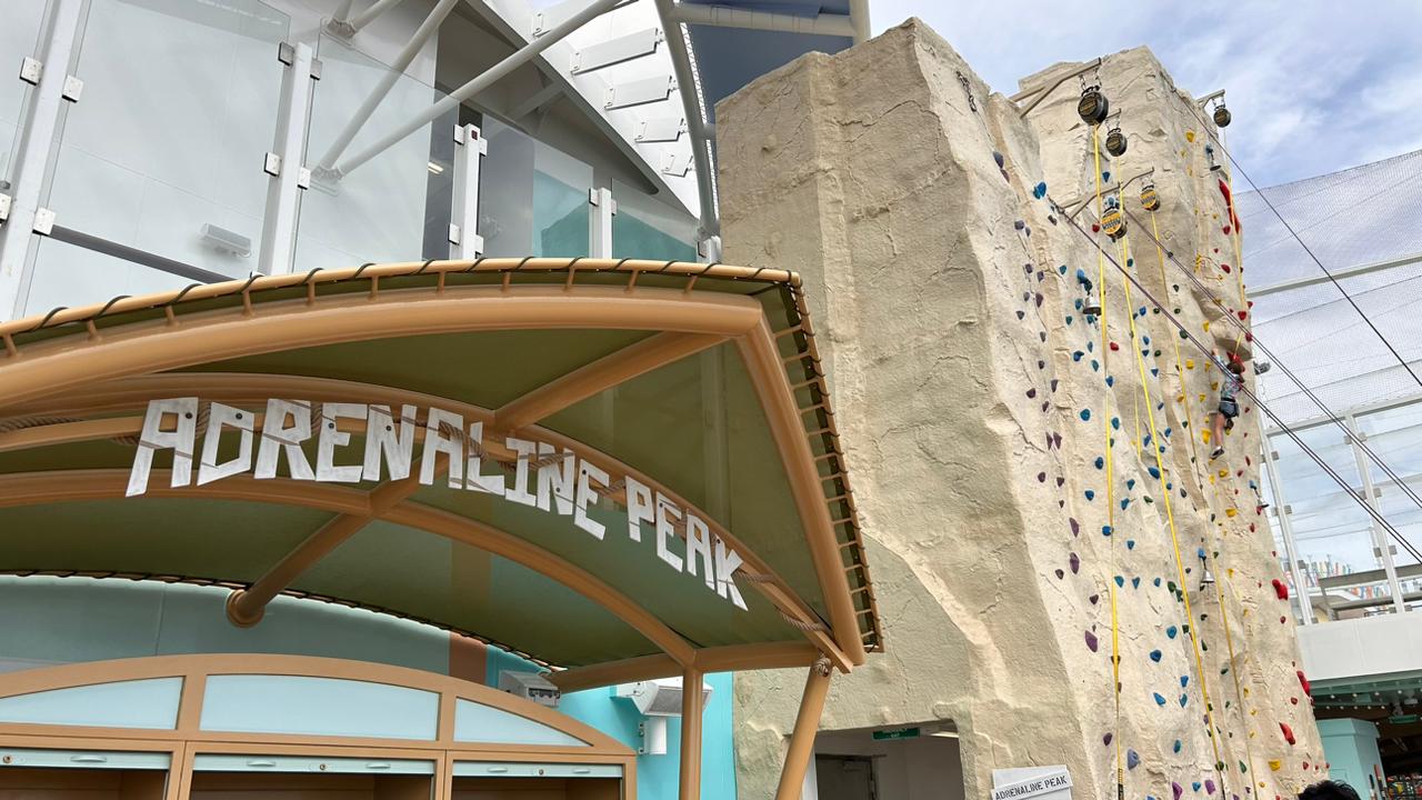 Adrenaline Peak, área para quem gosta de se aventurar Adrenaline Peak, área para quem gosta de se aventurar