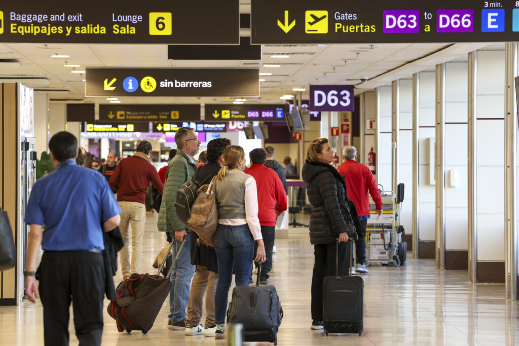 Trafégo aéreo global cresce 37% e chega a 94% dos níveis pré-pandemia em 2023 1 Aeroporto Adolfo Suares Madri aeroportos eric ribeiro passageiros 6 Trafégo aéreo global cresce 37% e chega a 94% dos níveis pré-pandemia em 2023