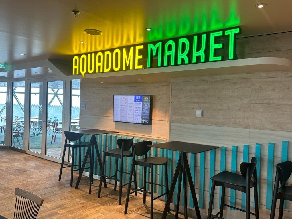 Aquadome Market possui diversas opções de restaurantes