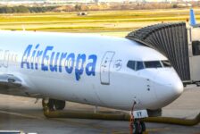 Aquisição da Air Europa pela IAG pode restringir concorrência na Espanha, diz Comissão Europeia