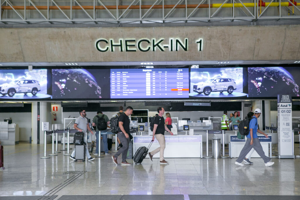 BH Airport Confins aeroporto BH Airport espera movimento de 1 milhão de passageiros em janeiro