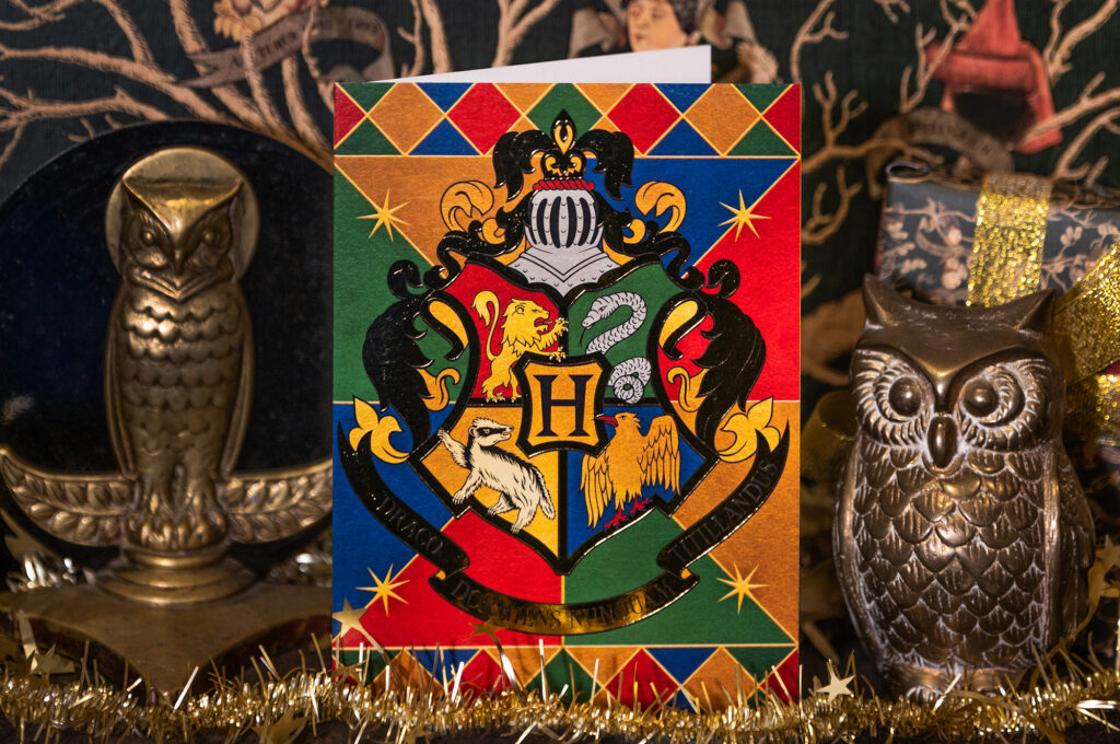 Universal Orlando Resort inaugura loja pop-up dedicada a Harry Potter e Animais Fantásticos 1 Card Universal Orlando Resort inaugura loja pop-up dedicada a Harry Potter e Animais Fantásticos