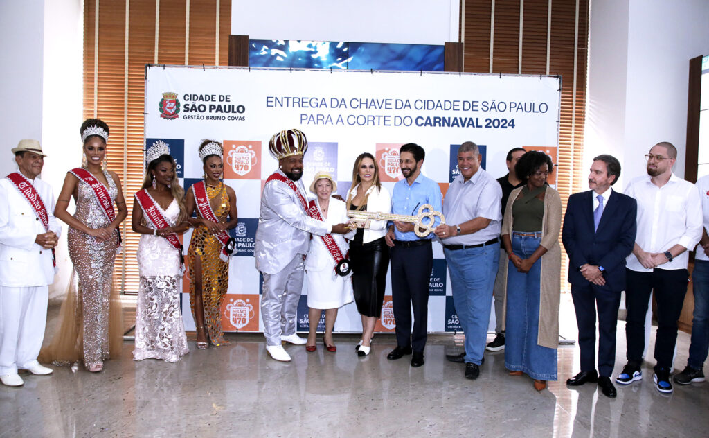 Corte do Carnaval de São Paulo 2024 recebe a chave da cidade do prefeito Ricardo Nunes