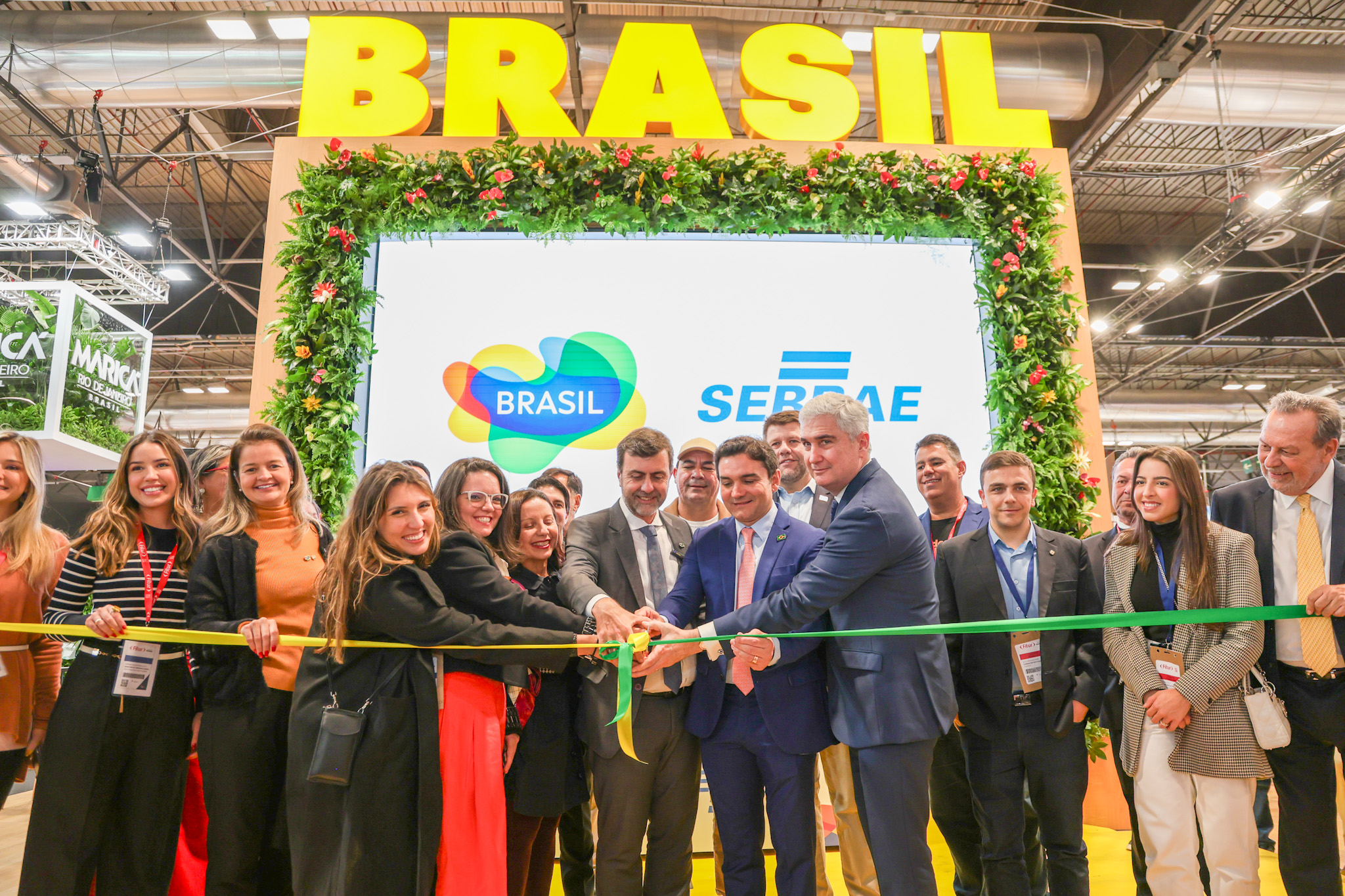 Corte da Fita para inauguração do espaço Brasil na Fitur 2024