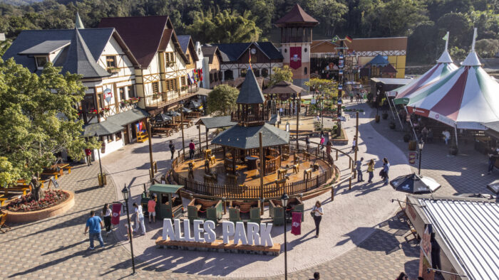 Parques e Atrações 7 Credito WilliamBucholtz 0120 scaled e1706219943704 Parques e Atrações