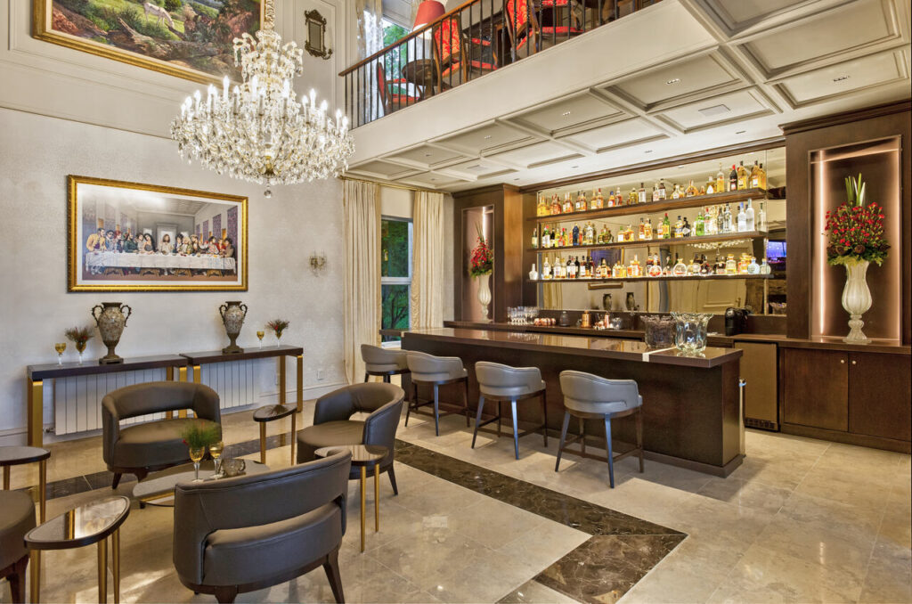 Castelo Saint Andrews inaugura novo bar em estilo escocês com bebidas exclusivas Castelo Saint Andrews inaugura novo bar em estilo escocês com bebidas exclusivas